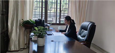 杨博在开展日常工作。